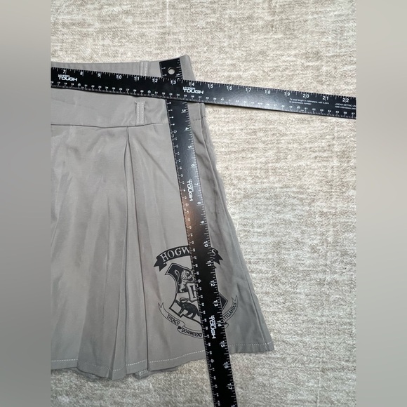 Harry Potter Women's Small A-Line Skirt Hogwarts School Logo Gray Black Pleated - Picture 5 of 7